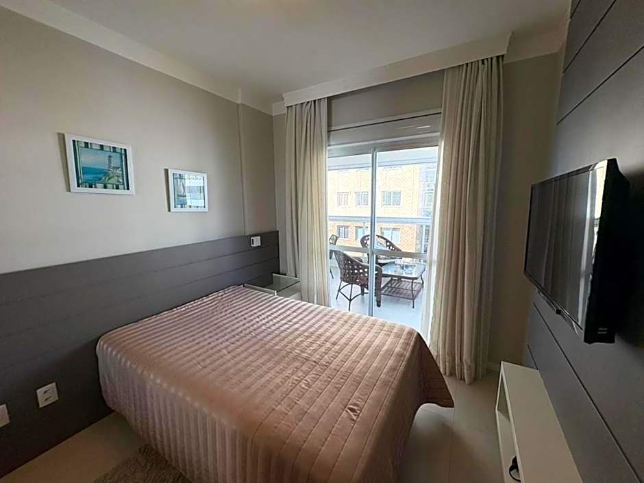 cód 55 - Apartamento no melhor condomínio da praia