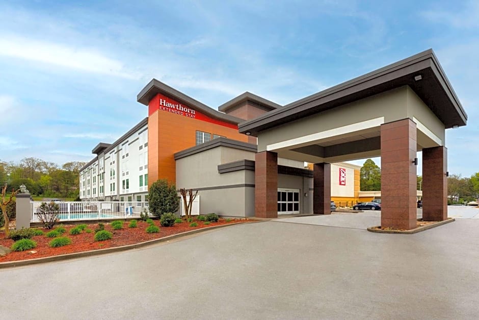 La Quinta Inn & Suites by Wyndham Knoxville Central Papermill