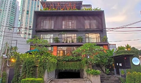 La Boheme Rooms and Coffee