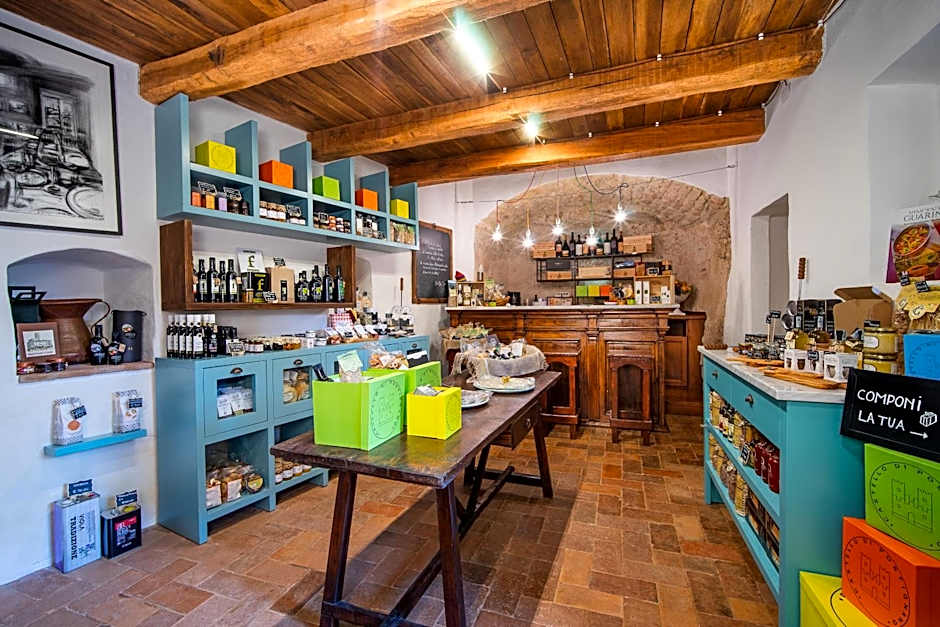 Castello Di Postignano Relais
