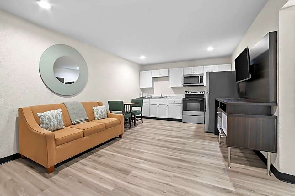 Howard Johnson by Wyndham Columbus Fort Benning