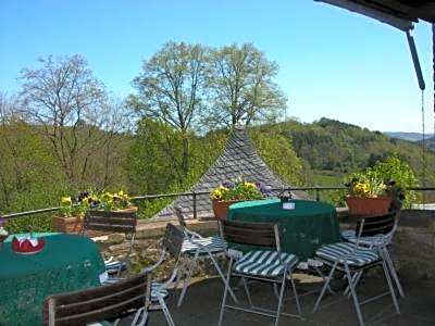 Burghaus & Villa Kronenburg