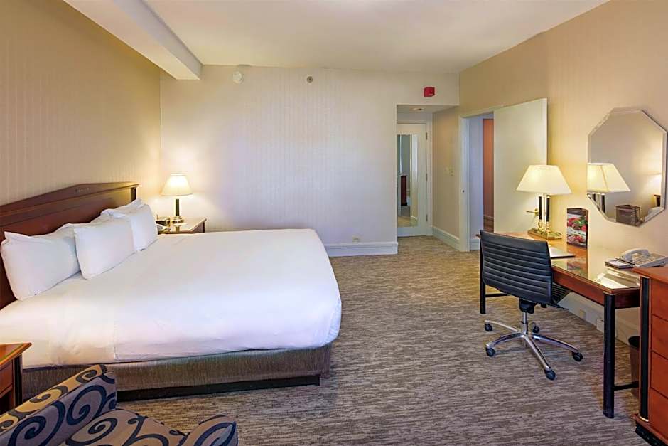 Hilton Cincinnati Netherland Plaza