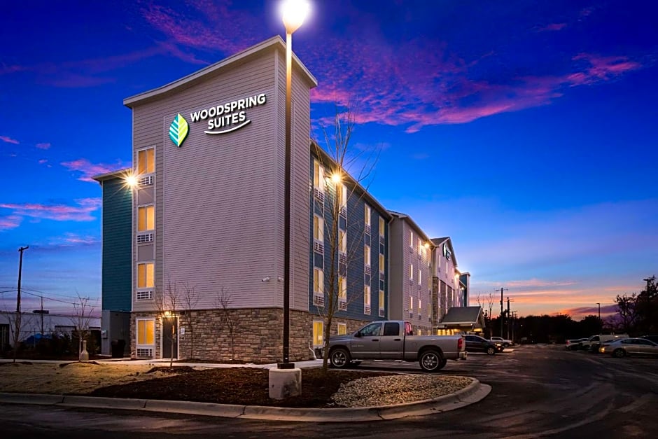 WoodSpring Suites Detroit Madison Heights