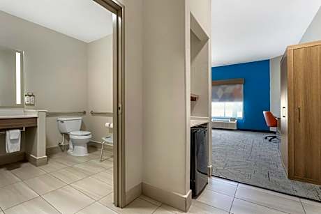 King Room - Mobility Access/Hearing Accessible