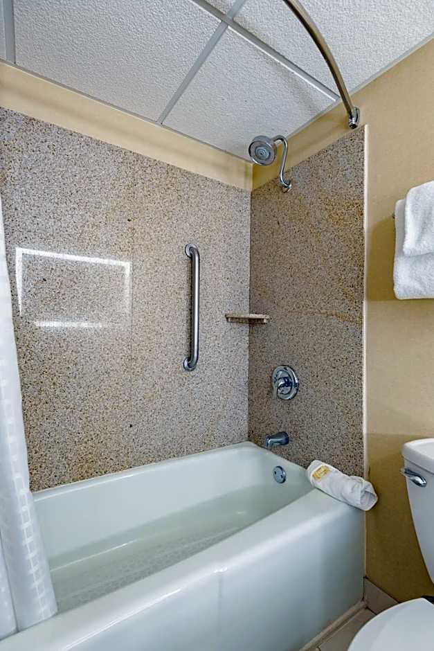 Wyndham Omaha/West Dodge