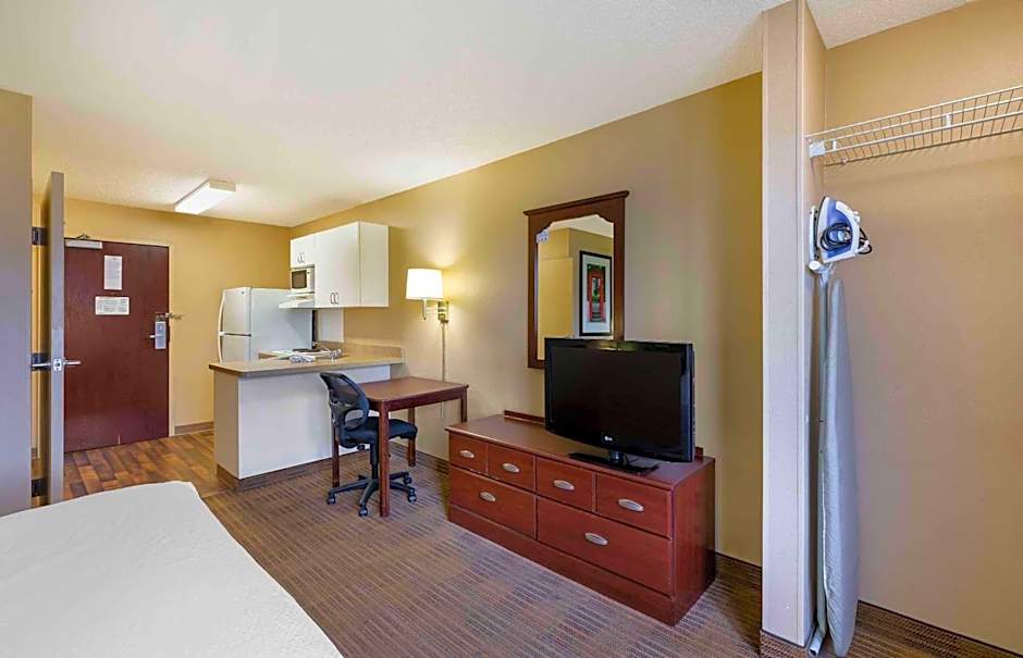 Extended Stay America Suites - Cleveland - Brooklyn