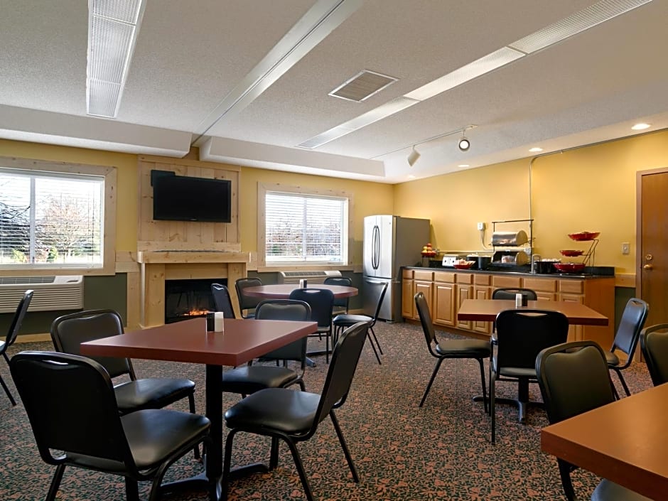 Econo Lodge Whitehall Near Michigan's Adventure