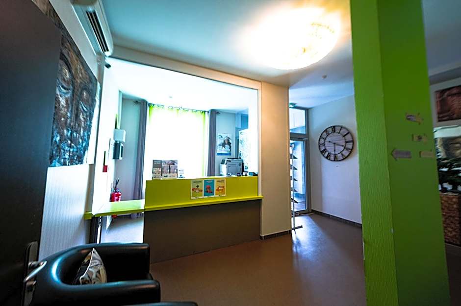 Brit Hotel Confort Auclair