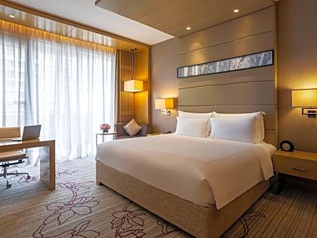 SUPEROIR SUITE, Lounge Access, 1 King Side Bed