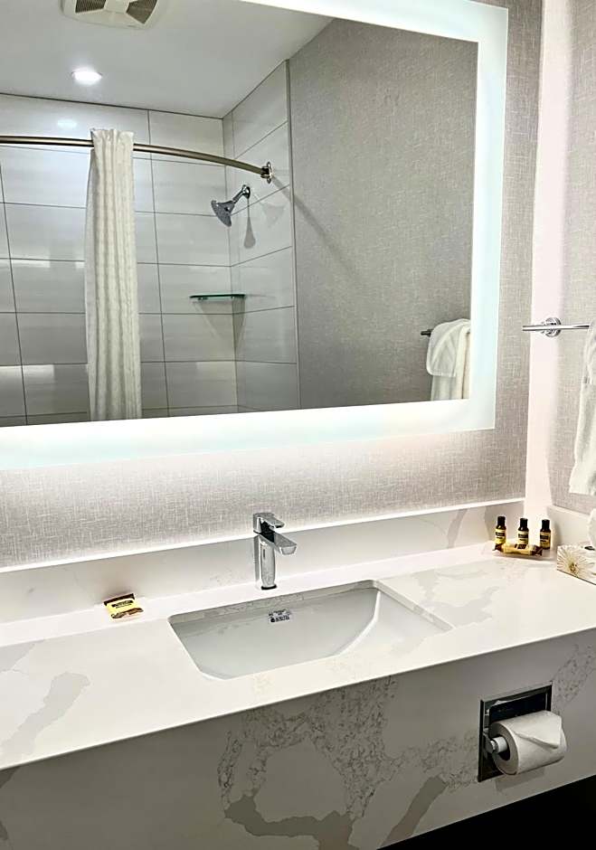 Best Western Plus Pitt Meadows Inn & Suites