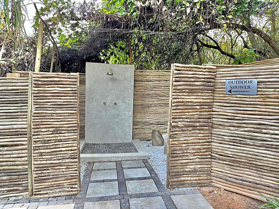 Bushbaby Valley Lodge