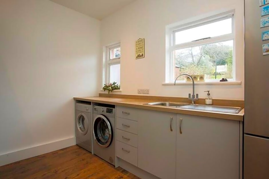 Rie's Retreat - The Emerald room