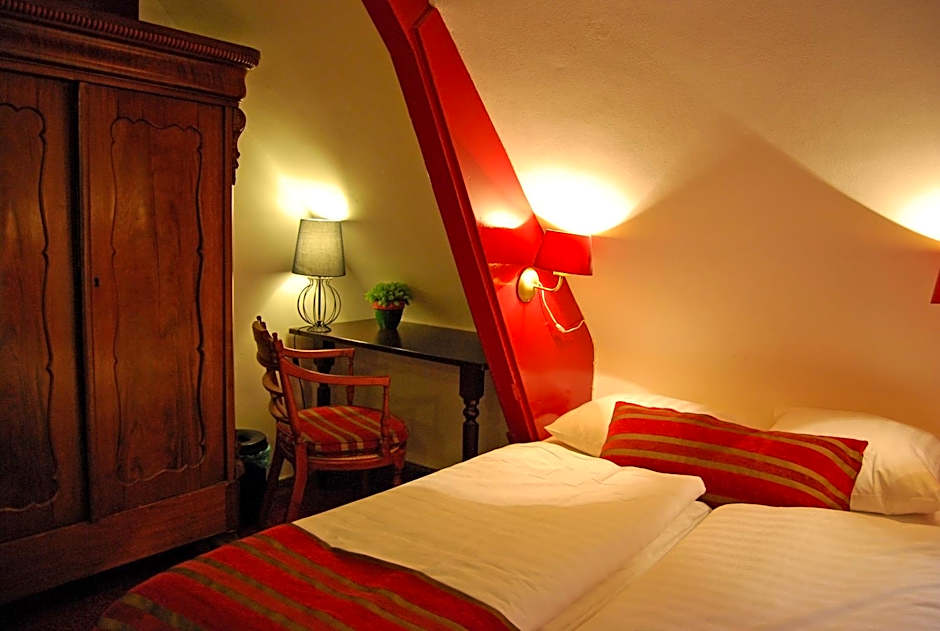 Amsterdam House Hotel