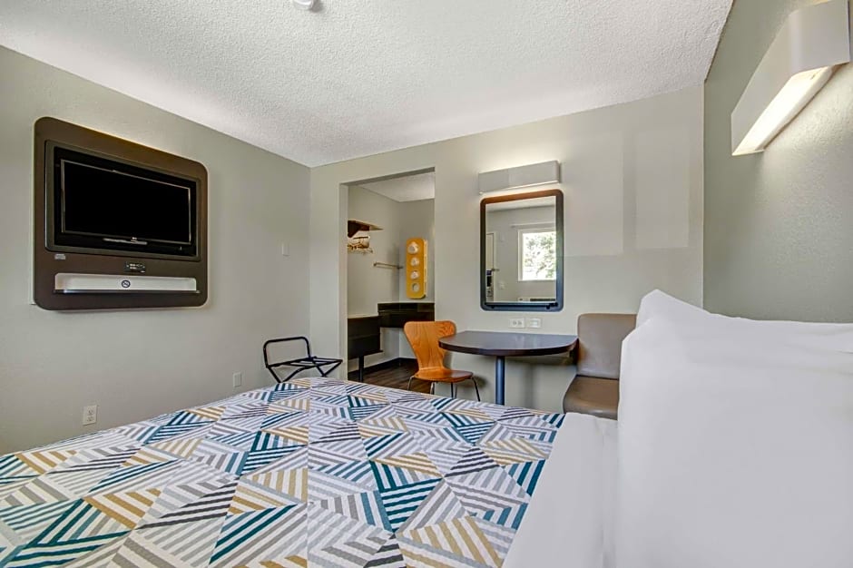 Motel 6-San Jose, CA - Airport