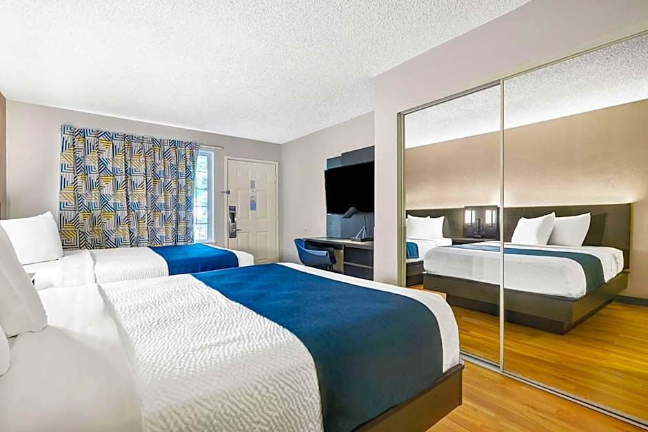 Studio 6-Mountlake Terrace, WA - Seattle