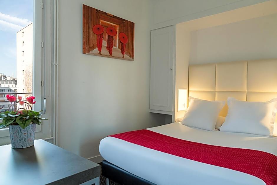 The Originals City, Hotel Lecourbe, Paris Tour Eiffel (Inter-Hotel)