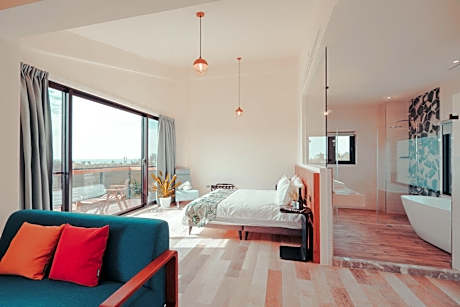 Deluxe Double Room with Balcony and Sea View