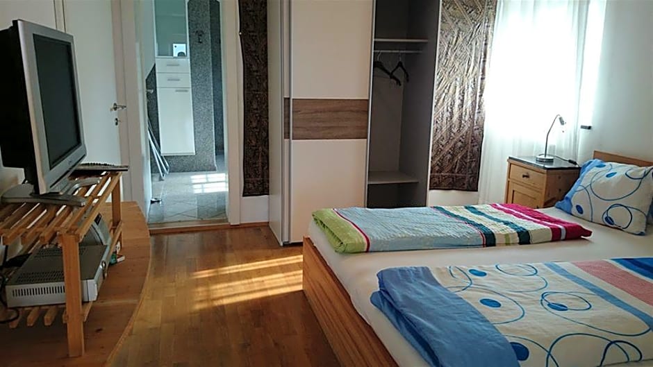 Geinberg Suites & Vianova  Center