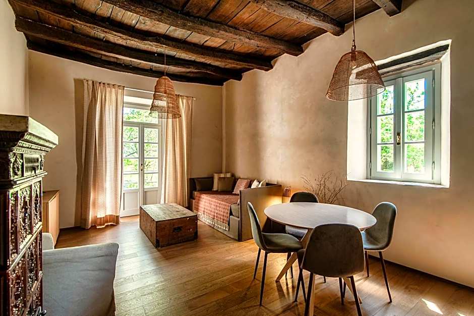 Dandelion Como Suites & Park