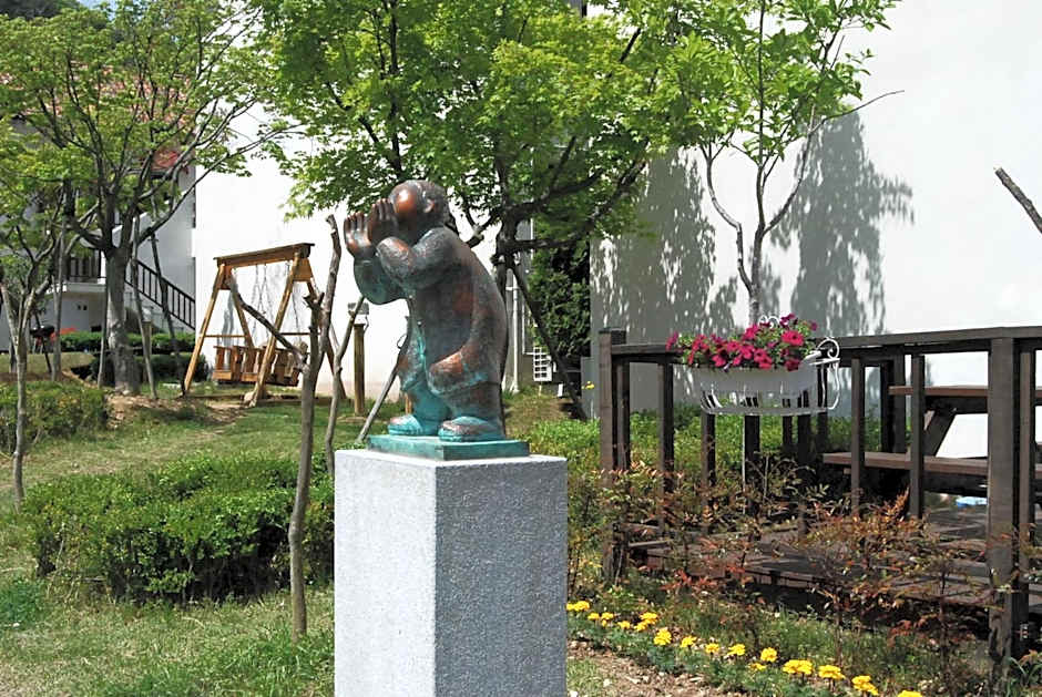 Meta Pension, DamYang