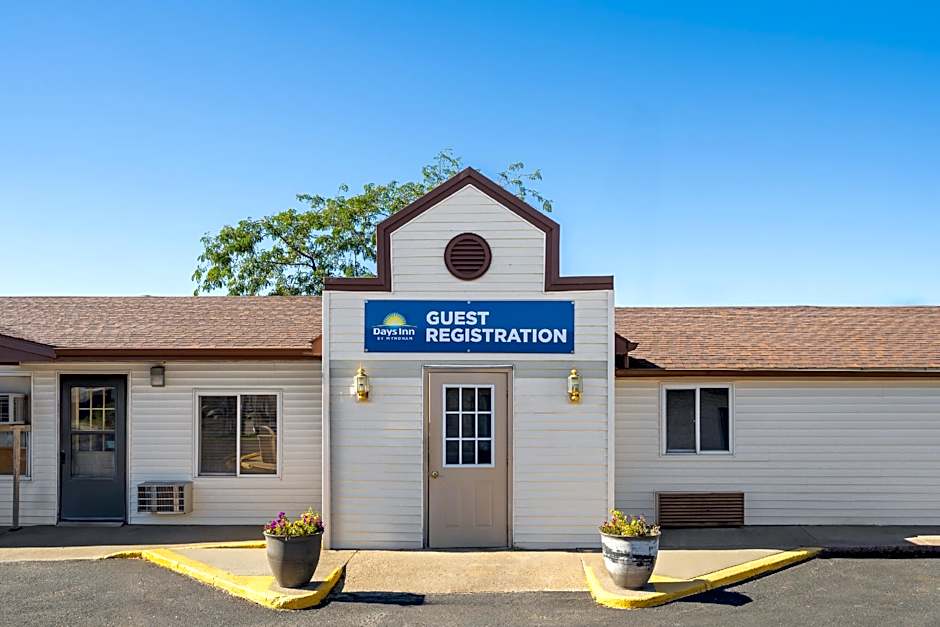 Days Inn by Wyndham Jamestown