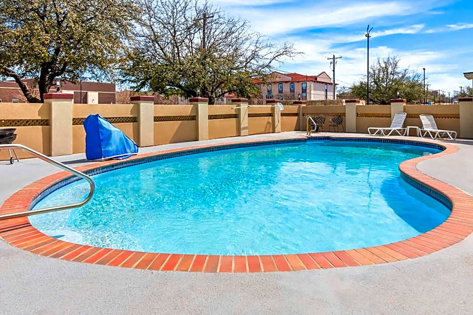 Quality Inn & Suites Granbury