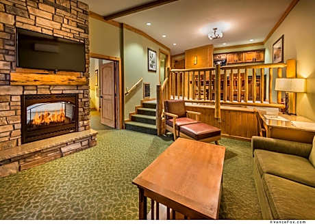 King Suite with Sofa Bed and Whirlpool - Non Smoking