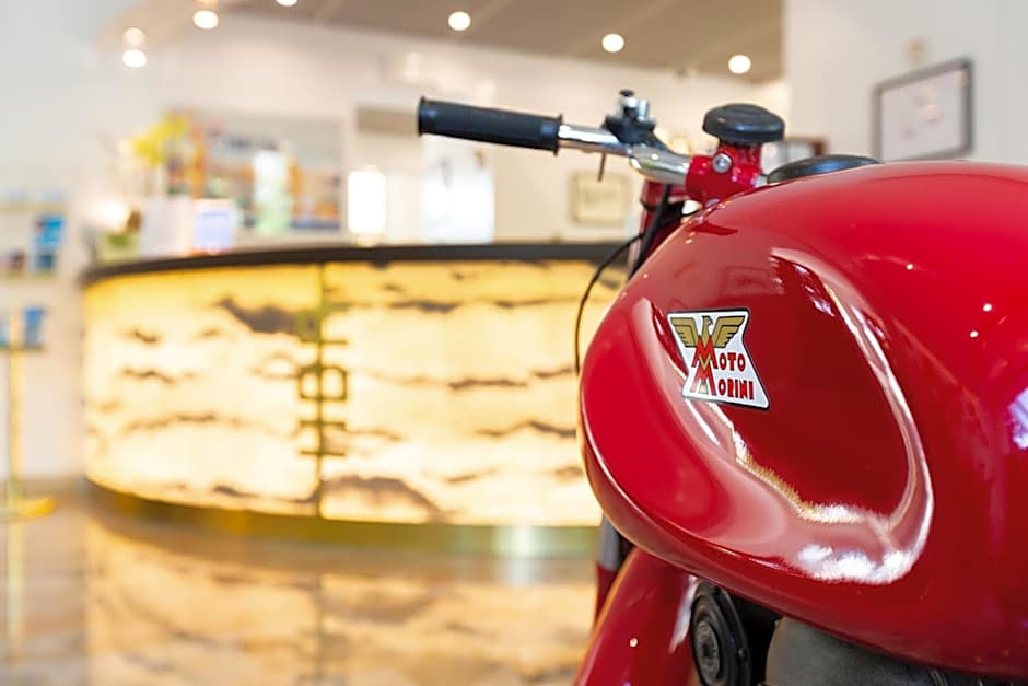 Hotel Baia Azzurra - Lake Front