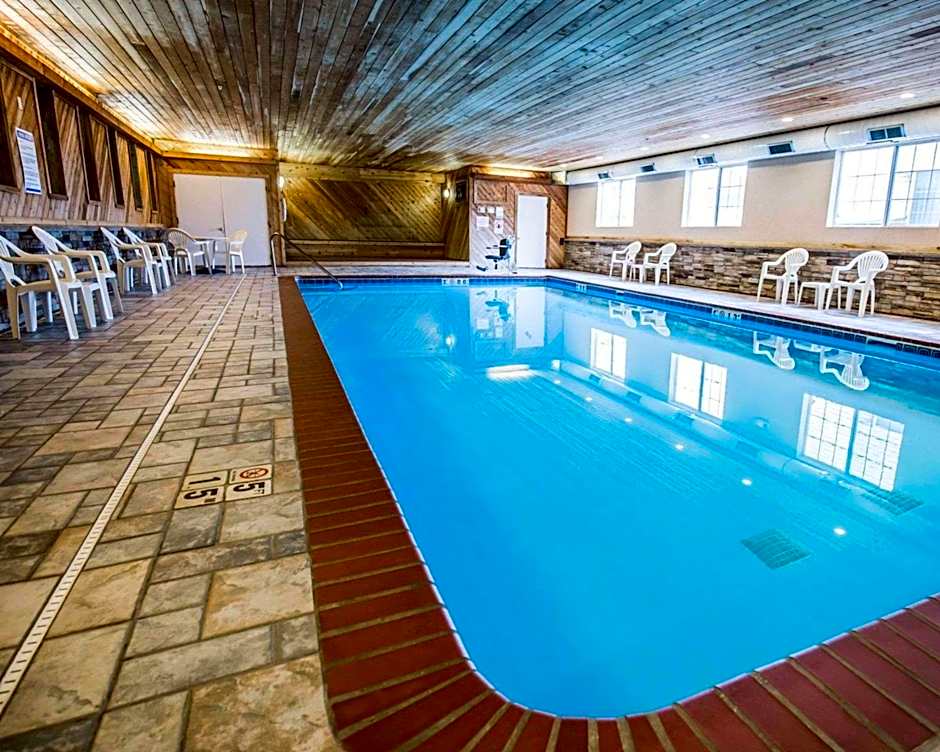 Comfort Inn & Suites Riverview near Davenport and I-80