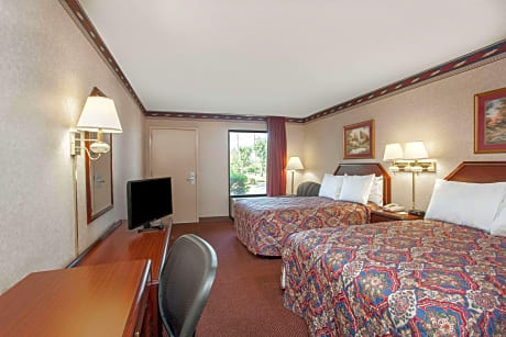 1 King Bed Suite Smoking