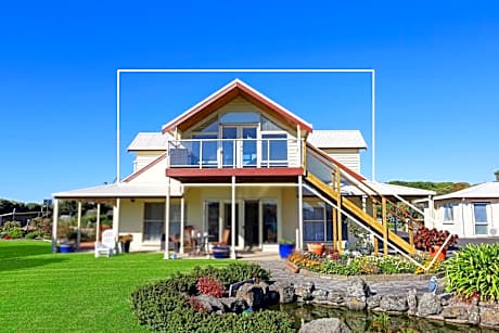 Logans Beach Apartments - The Loft