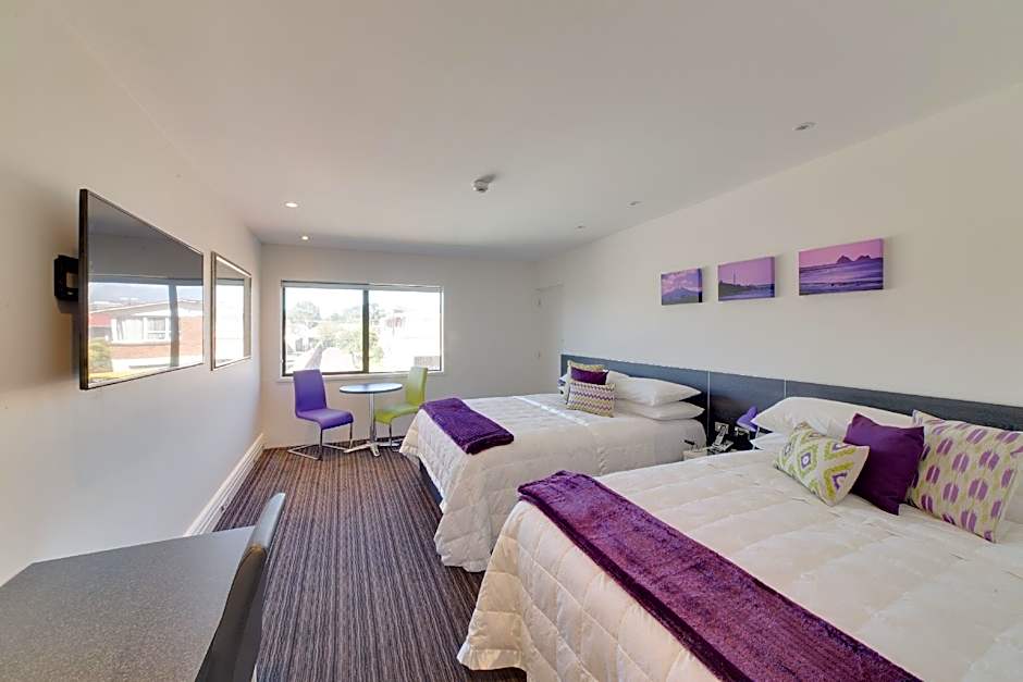 Photo 1 of 7 of Deluxe Studio 1 Queen Bed