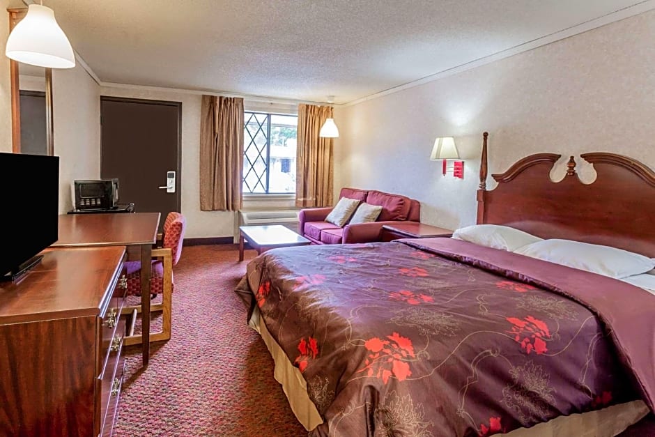 Knights Inn Farmington Hills