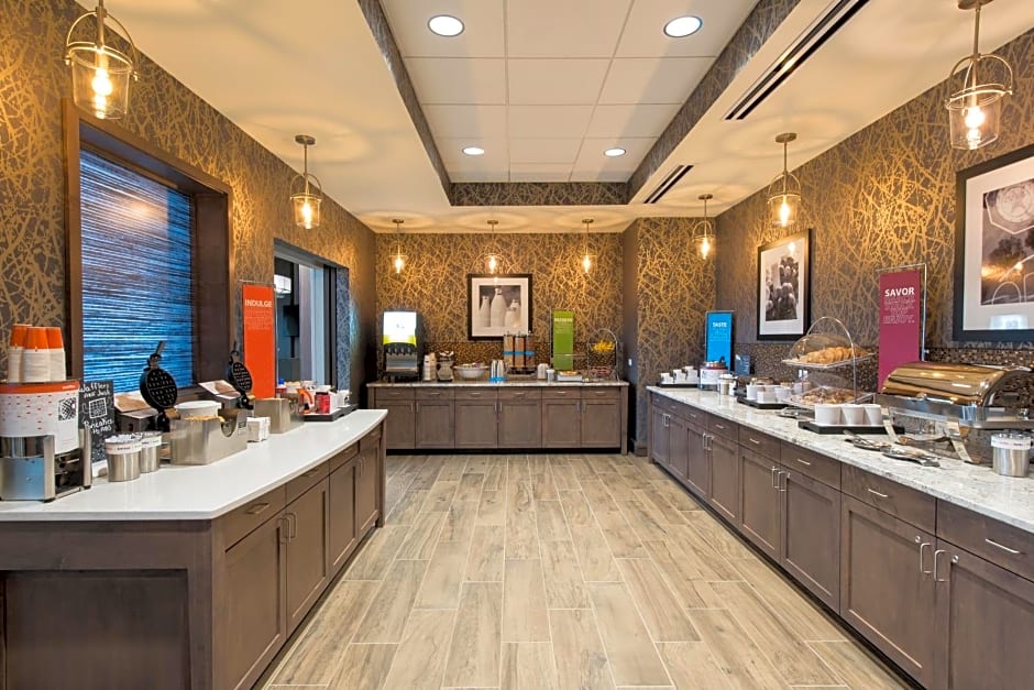 Hampton Inn & Suites Grand Rapids Downtown