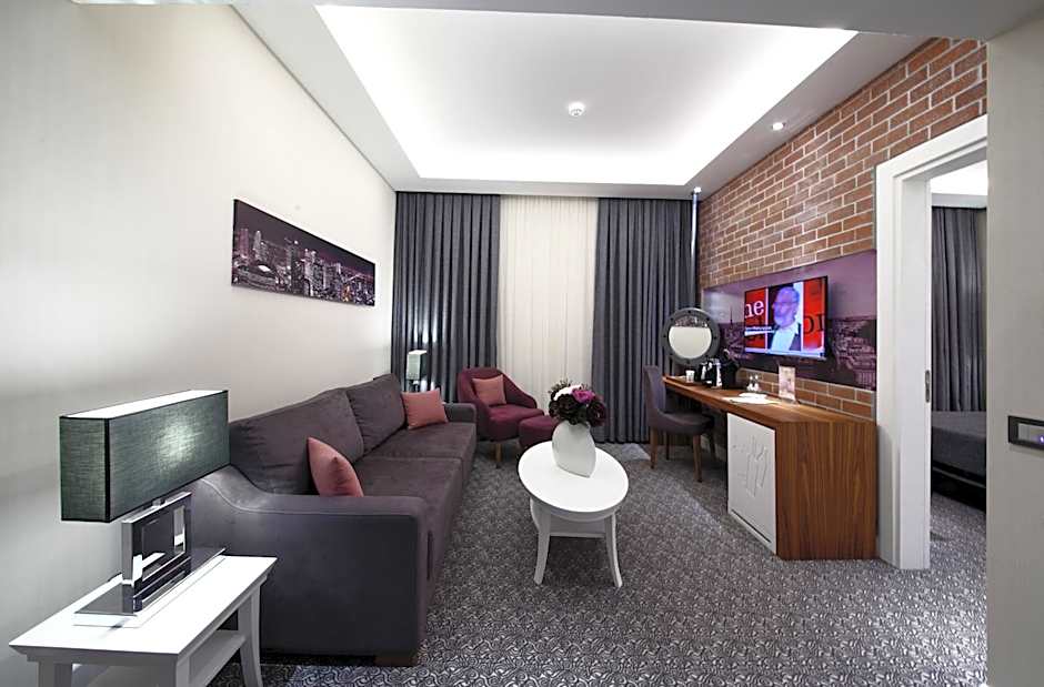 Montania Special Class Hotel