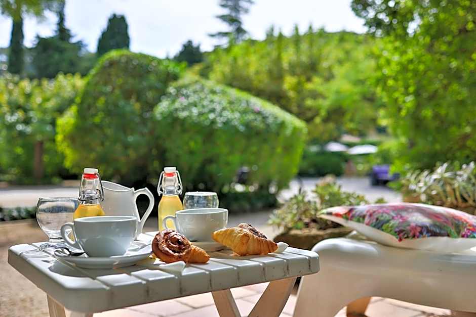 Logis Hôtel Castel Mouisson