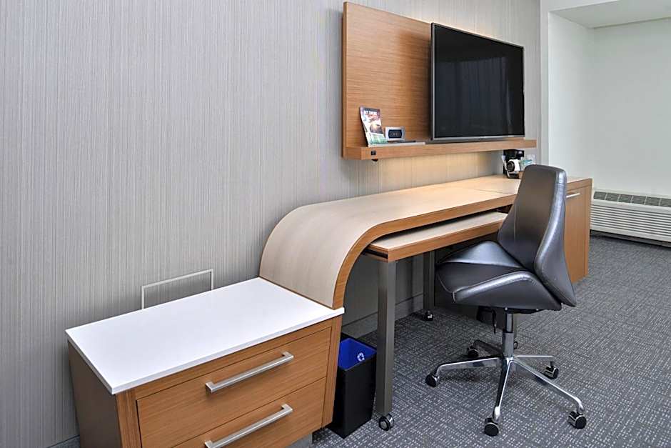 Courtyard by Marriott Kansas City Olathe