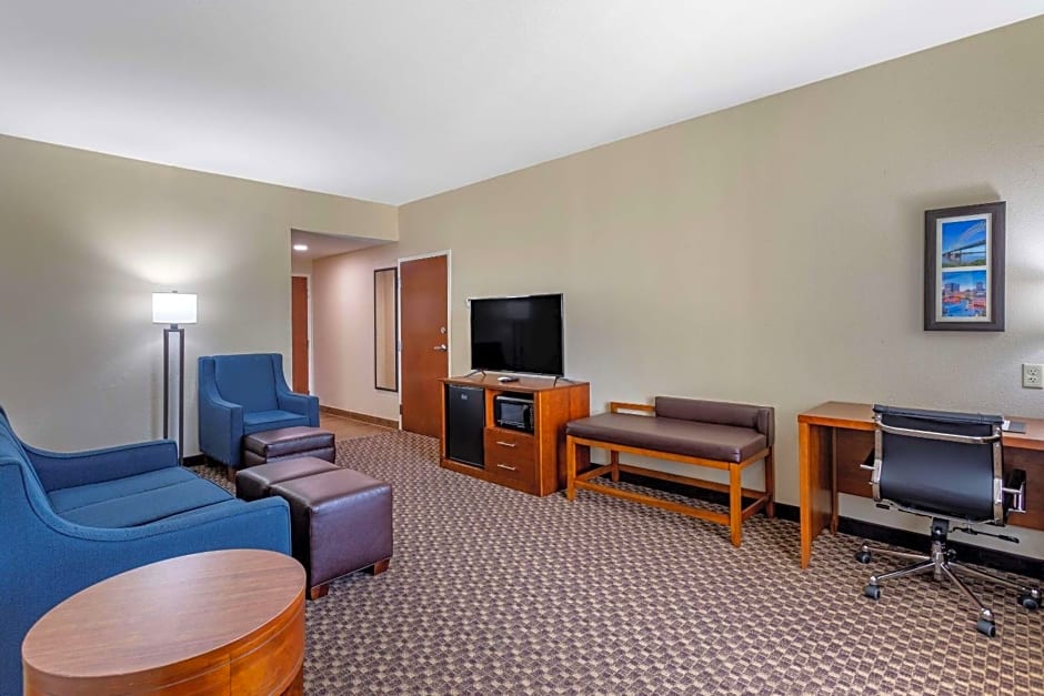 Comfort Inn & Suites Atoka-Millington