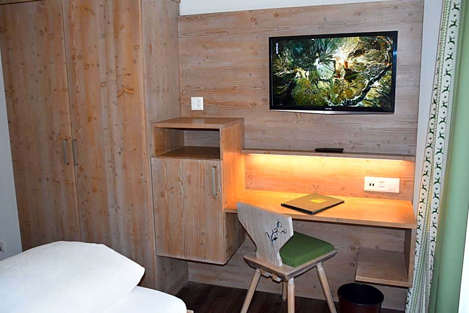 Photo 1 of 13 of Double Room