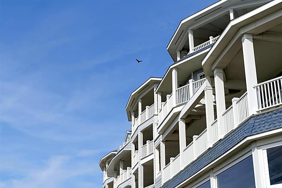 Madison Beach Hotel Curio Collection by Hilton