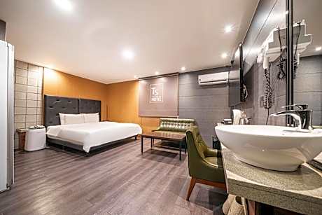 Jeonju Junghwasandong Twosome