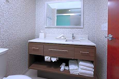 1 King Bed Studio Suite Nonsmoking