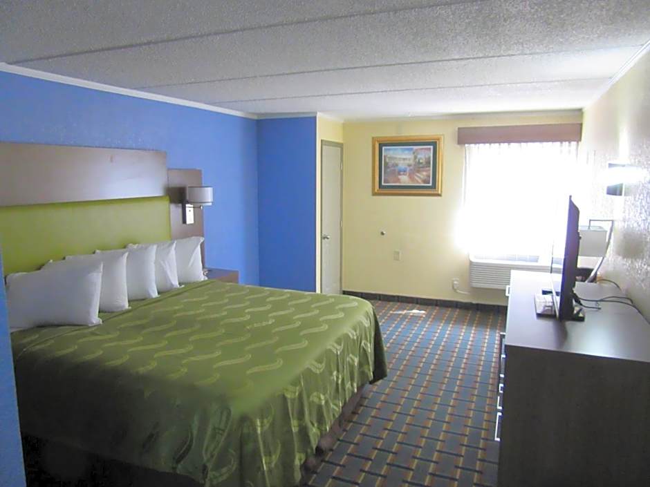 Quality Inn & Suites Near Six Flags East