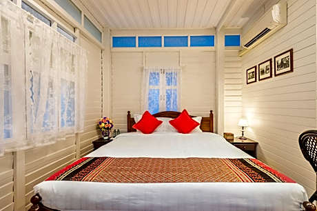 Double Room with Shared Bathroom