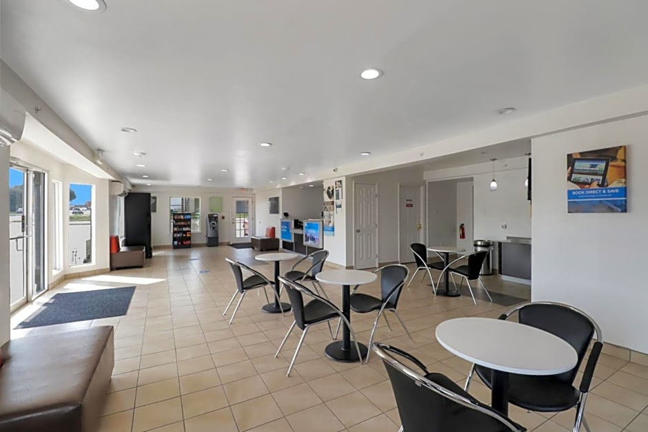 Motel 6-Bryan, TX - University Area