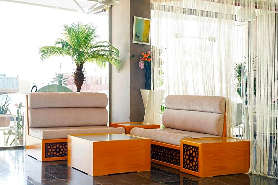 Palette Muscat Al Bayrahaa