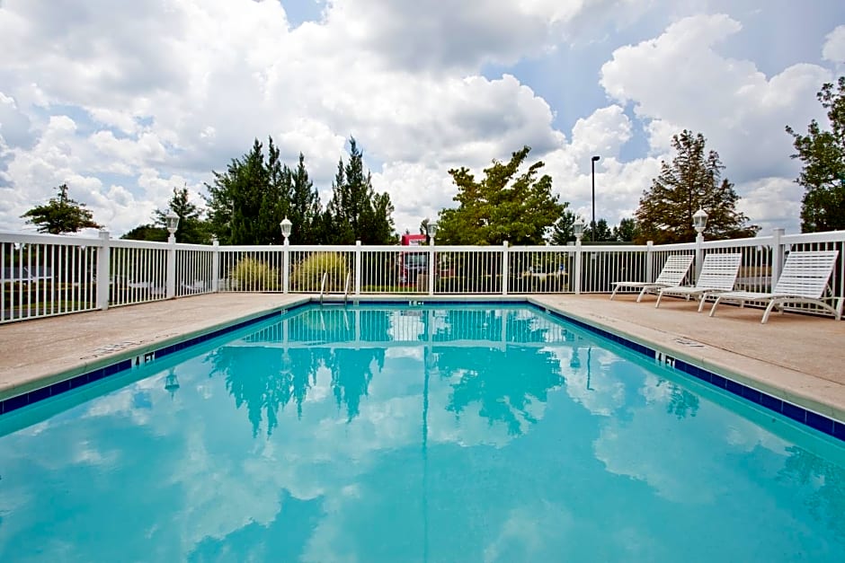 Country Inn & Suites by Radisson, Columbus, GA