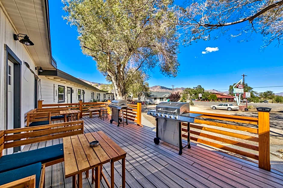 The Historic West Walker Motel