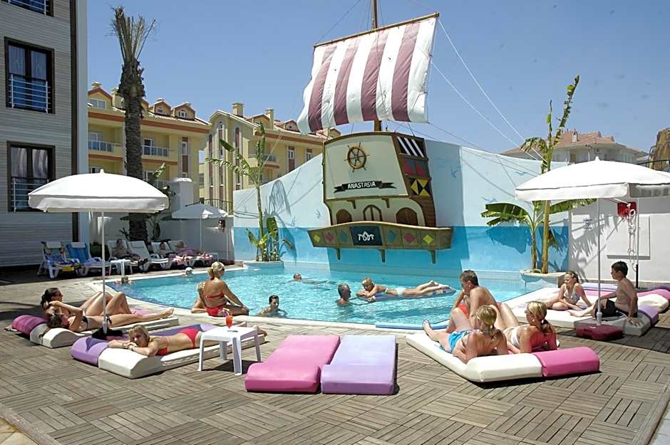 Club Anastasia - Family Hotel
